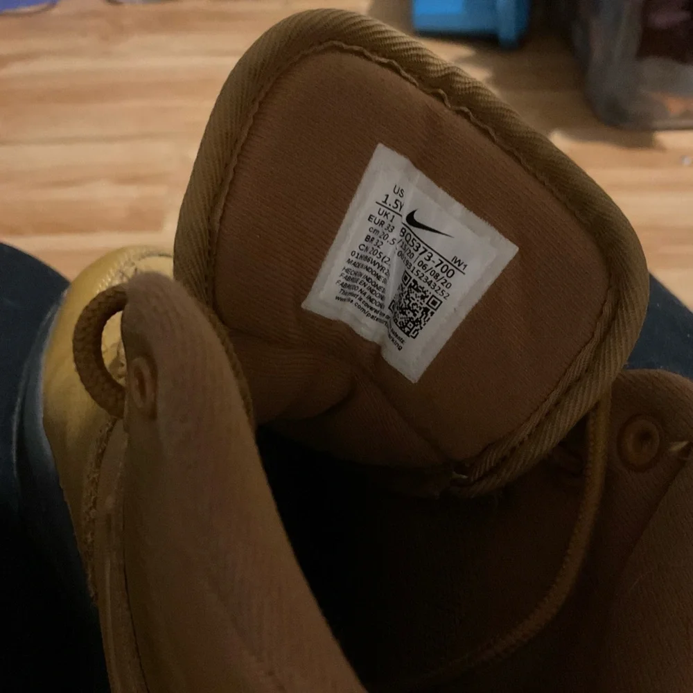 Nike manoa‎ lace up leather high top